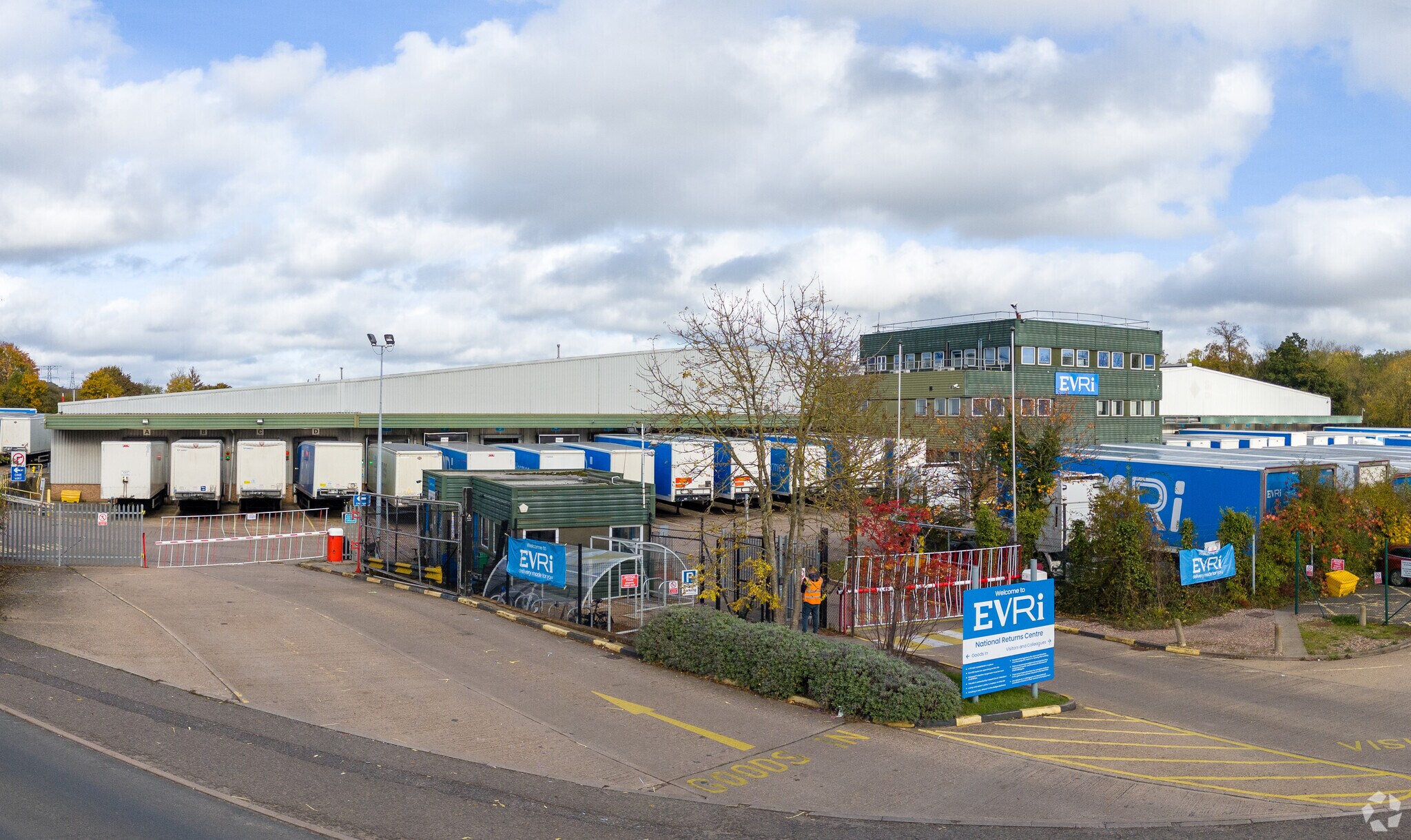 Cosford Ln, Rugby for sale Primary Photo- Image 1 of 1