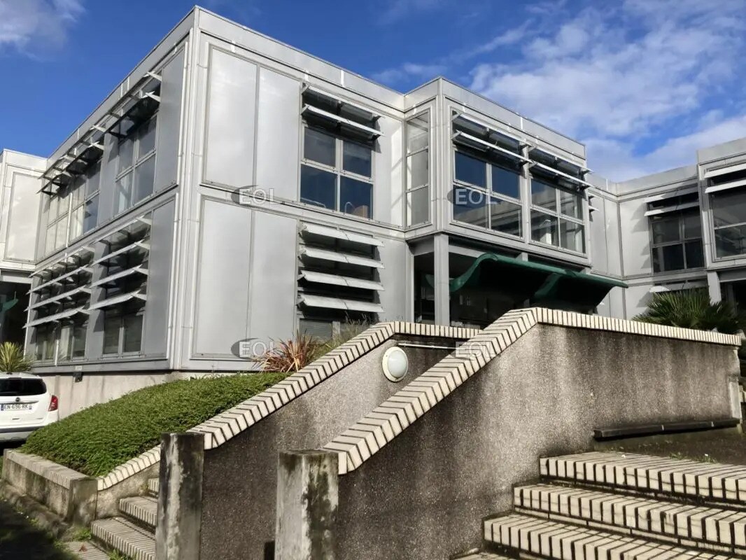 Light Industrial in Sucy-en-Brie to rent Building Photo- Image 1 of 8