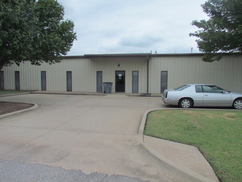 2505 SW 6th St, Lawton, OK for sale - Building Photo - Image 1 of 1