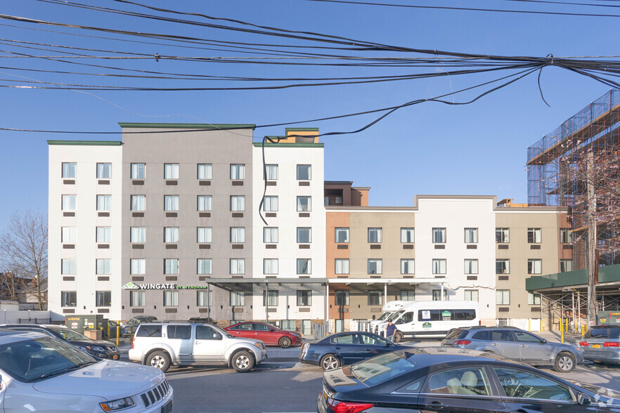 1025 Beach 21st St, Far Rockaway, NY for sale - Building Photo - Image 2 of 21