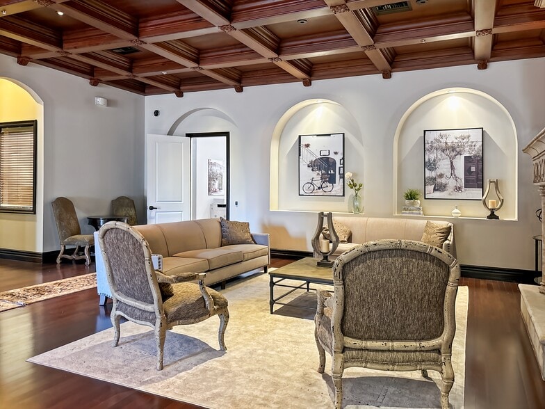 890 W Elliot Rd, Gilbert, AZ to rent - Interior Photo - Image 2 of 24