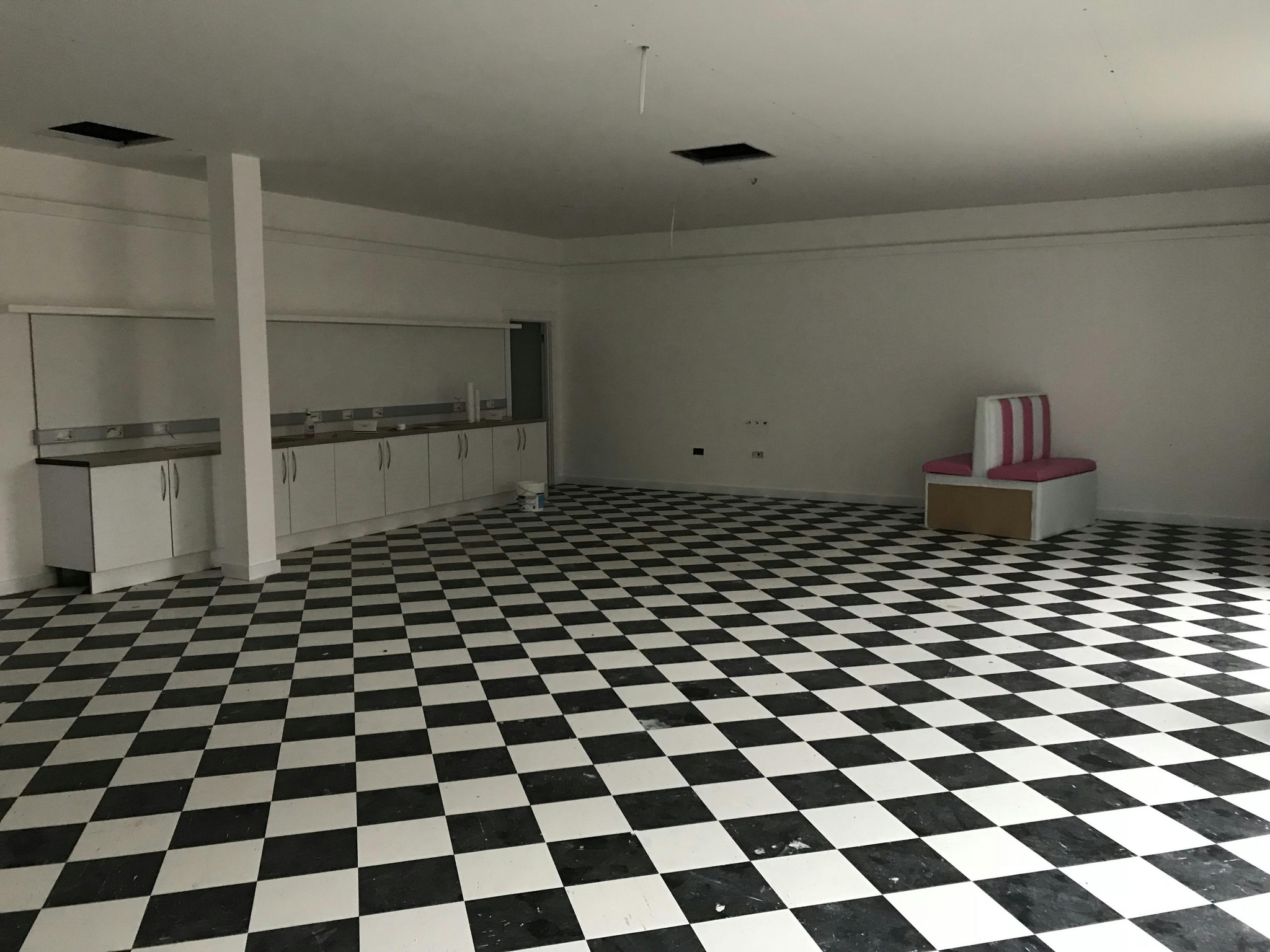 Broad St, Halifax to rent Interior Photo- Image 1 of 3