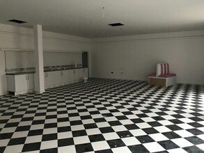 Broad St, Halifax to rent Interior Photo- Image 1 of 3