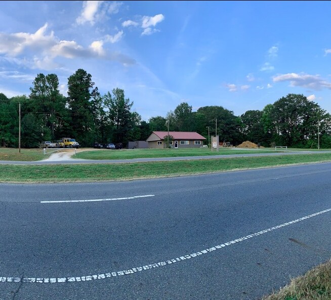 7688 US 64 Hwy, Pittsboro 27312 UK