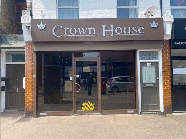 227 Aldborough Rd S, Ilford to rent - Primary Photo - Image 1 of 1