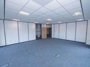 1 Balmoralhub Wellington Rd, Aberdeen for rent Interior Photo- Image 2 of 3