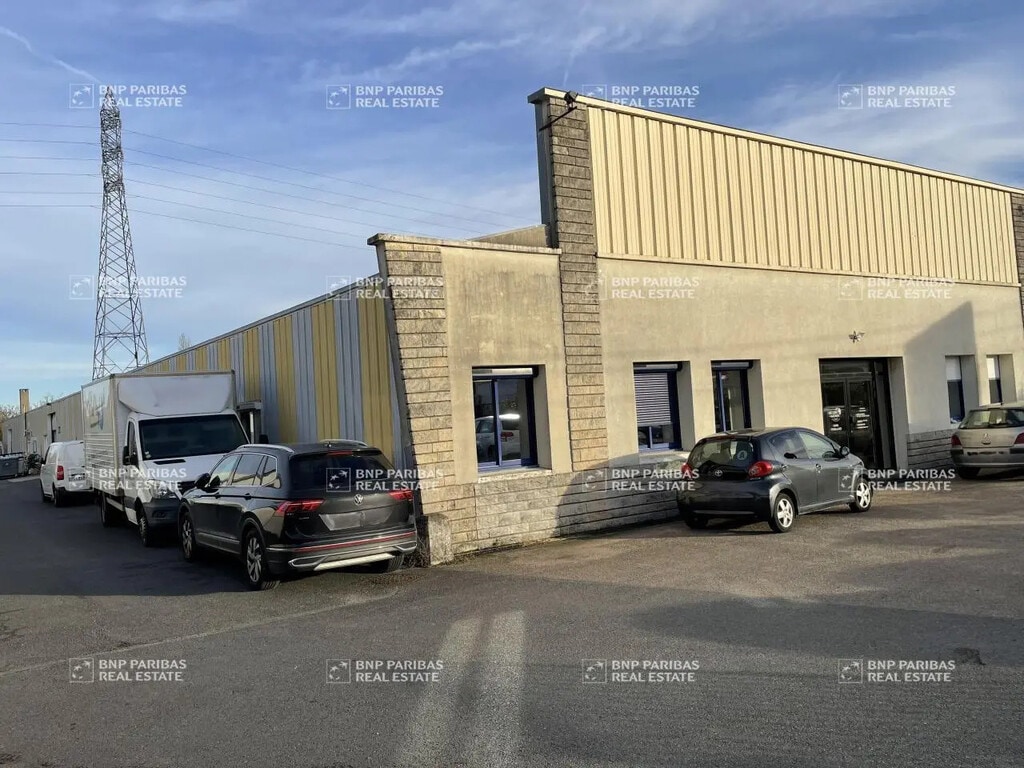 Location Local d'activités 1 150 m² - Photo 1