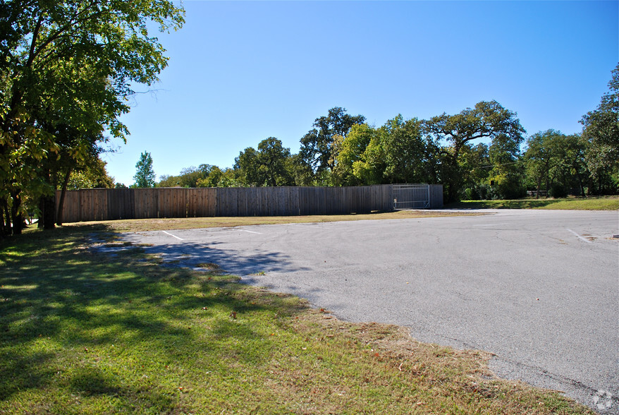 210 E Randol Mill Rd, Arlington, TX for sale - Primary Photo - Image 1 of 1