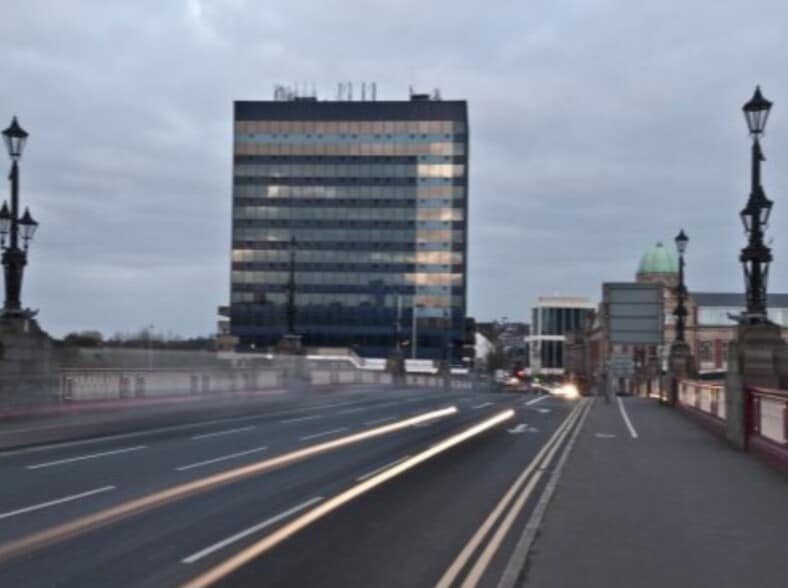 Clarence Pl, Newport to rent - Building Photo - Image 3 of 7