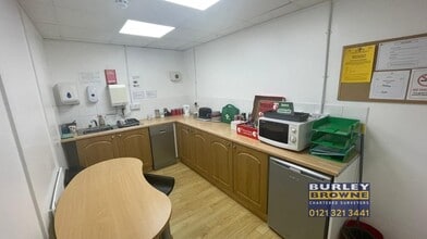 Units 4-6 Claymore, Tamworth to rent Interior Photo- Image 2 of 4