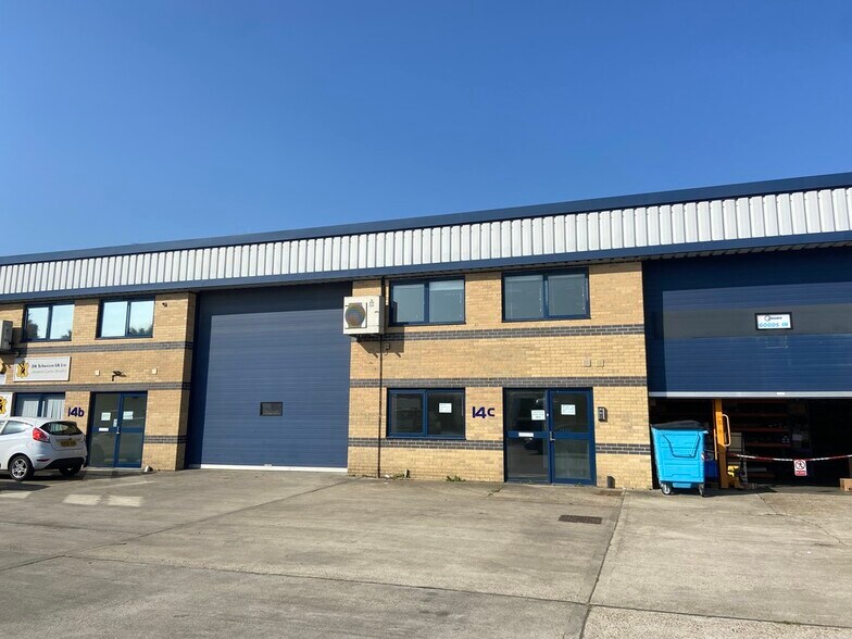 18 Middleborough, Colchester to rent - Building Photo - Image 3 of 4