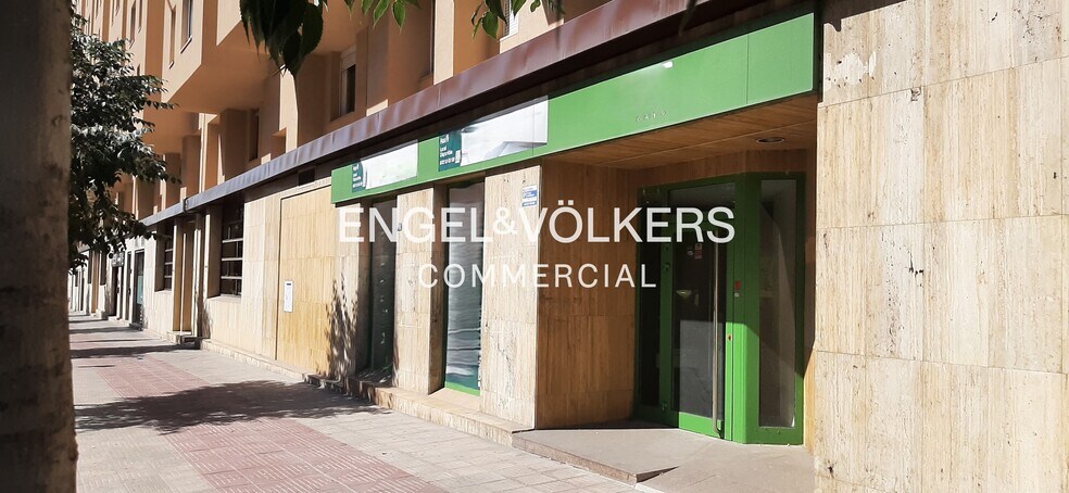 Retail in Sabadell, Barcelona to rent - Interior Photo - Image 1 of 2