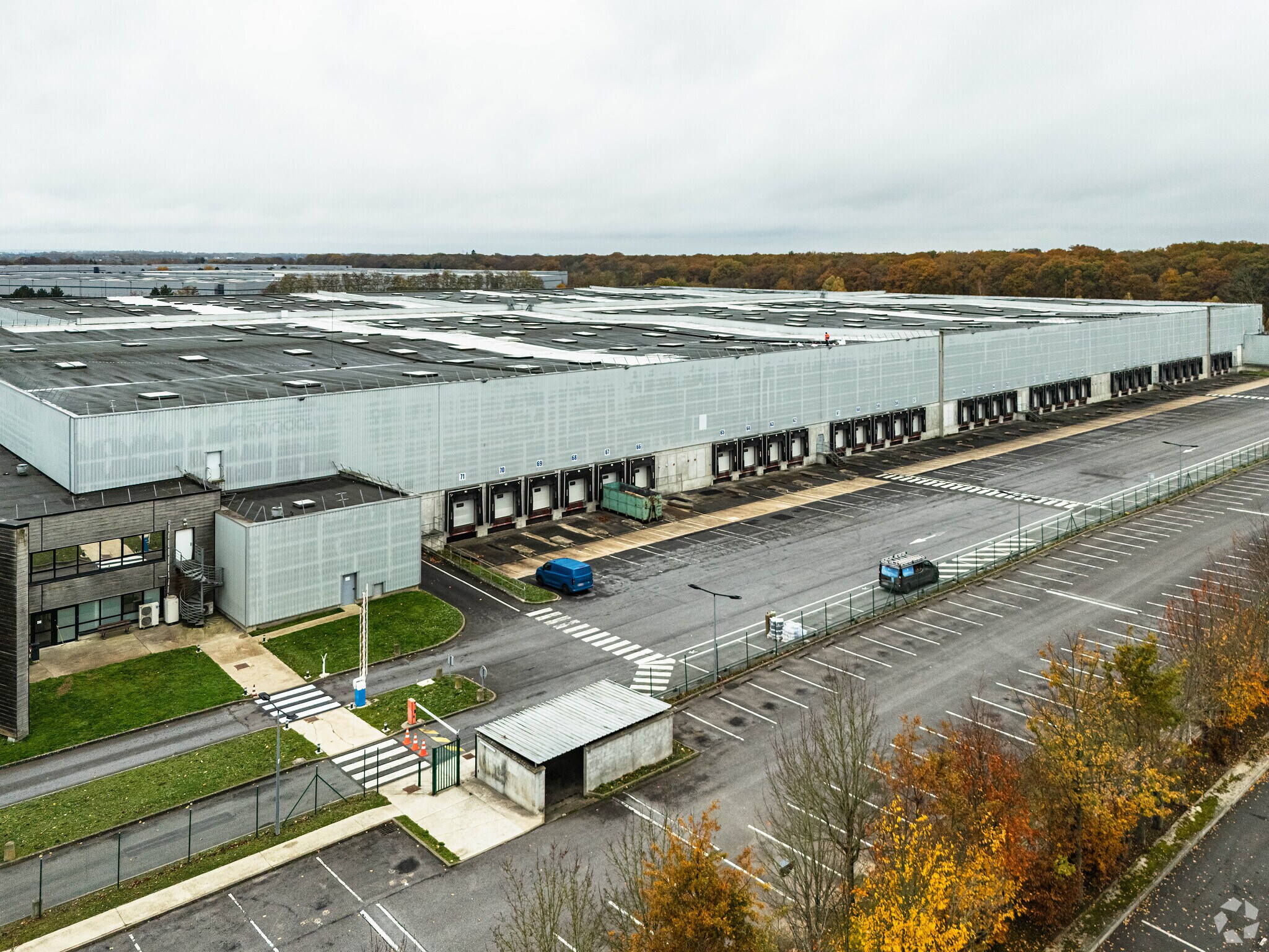 50 Boulevard De L'Europe, Combs-la-Ville to rent Primary Photo- Image 1 of 3