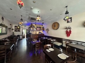 281 Watling St, Radlett to rent Interior Photo- Image 2 of 7