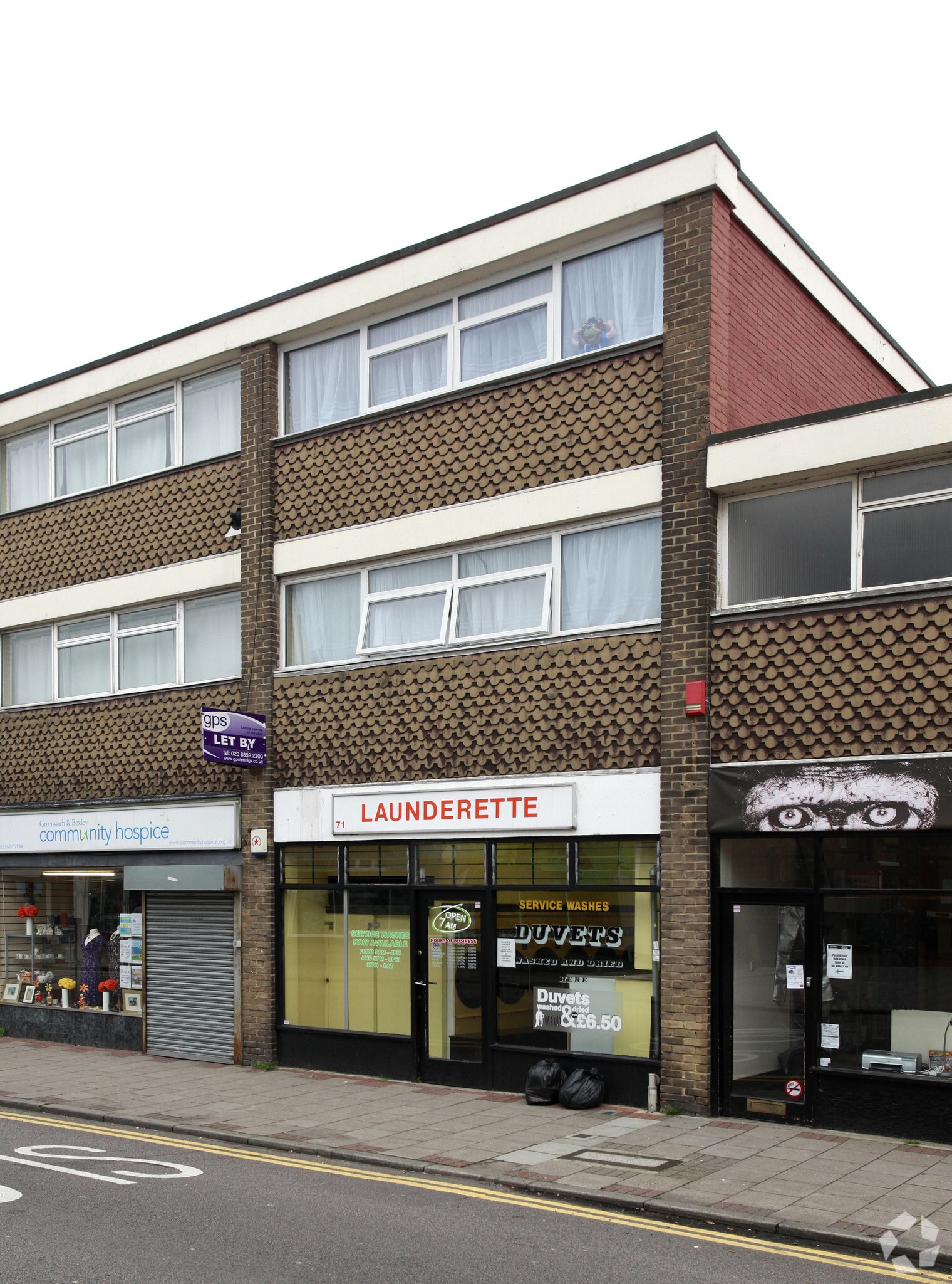 71 Nuxley Rd, Belvedere to rent Primary Photo- Image 1 of 4
