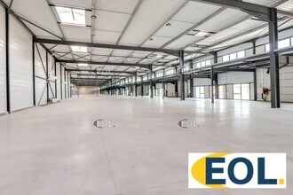 Light Industrial in Le Thillay to rent Interior Photo- Image 1 of 5