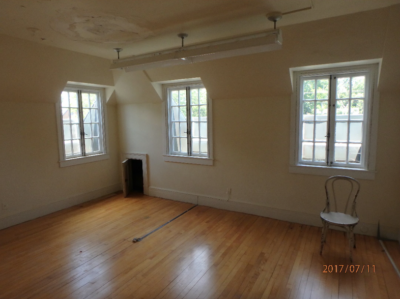 925 Main St, West Point, VA for rent - Interior Photo - Image 3 of 5