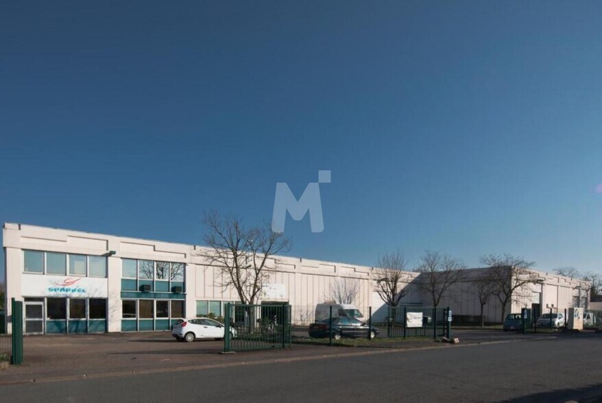 Light Industrial in Valenton to rent - Building Photo - Image 2 of 7