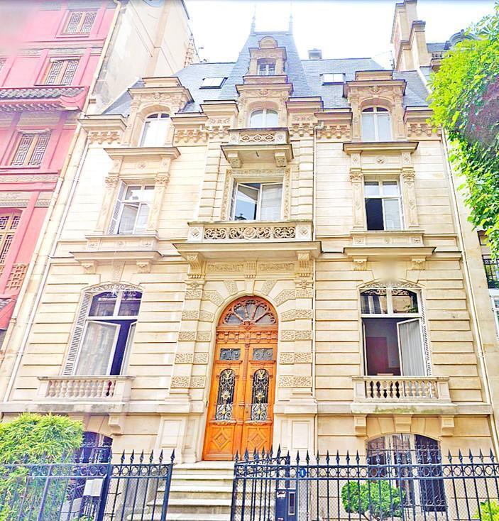 Office in Paris for sale Building Photo- Image 1 of 18