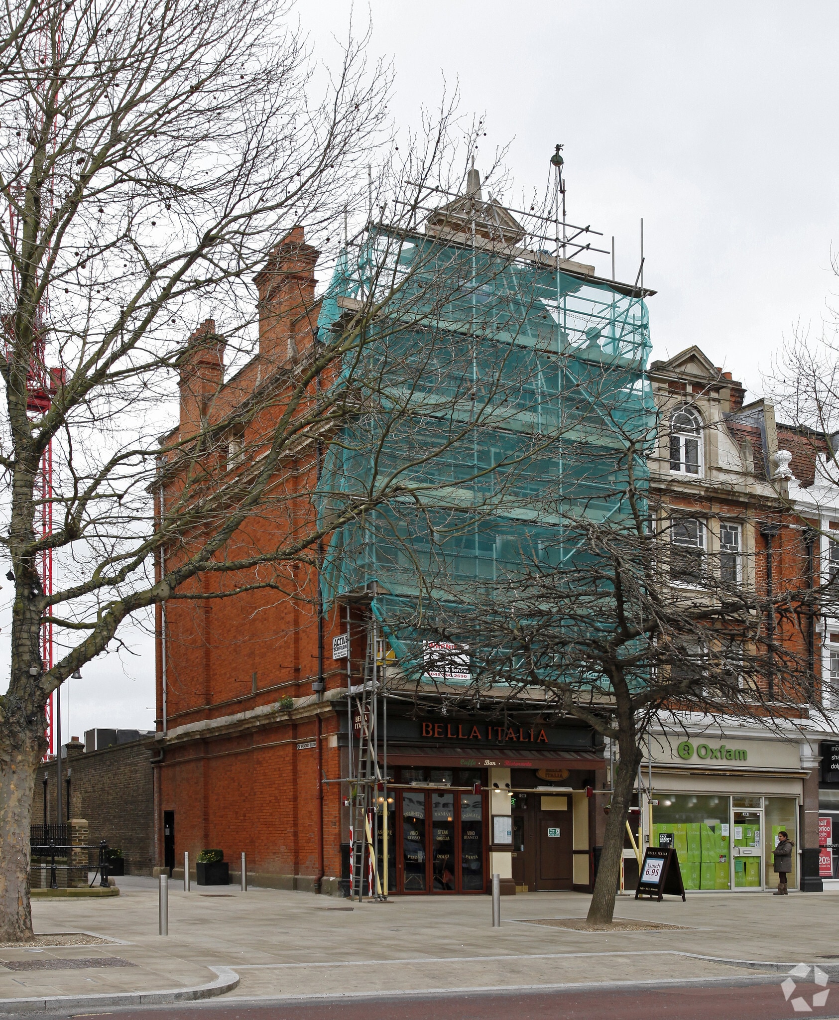 36 New Broa, London to rent Primary Photo- Image 1 of 4