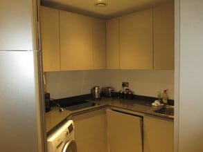 5 Hope Close, London to rent Interior Photo- Image 2 of 4