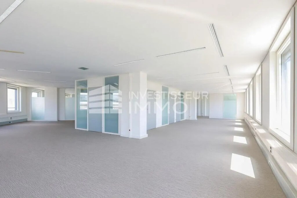 Vente Bureaux 3 313 m² - Photo 1