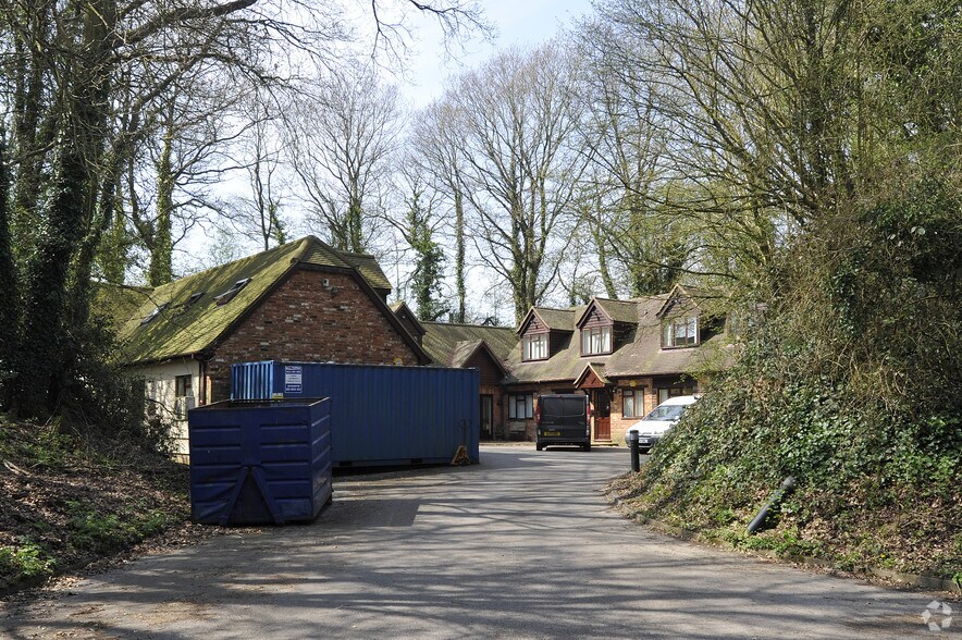 Greywell Rd, Hook RG27 9PR UK