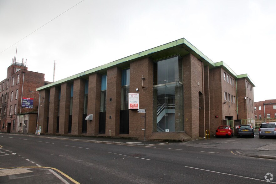 52 Wash Ln, Bury to rent - Primary Photo - Image 1 of 5