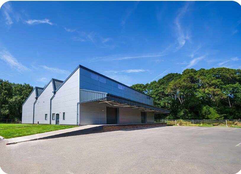 Burnetts Ln, Southampton to rent - Building Photo - Image 1 of 8