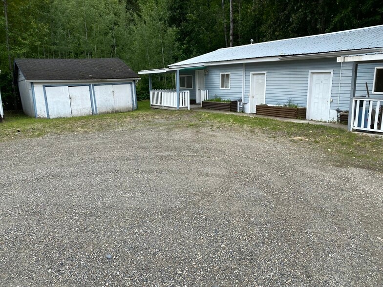 1172 W Fraser Rd, Quesnel, BC for sale - Building Photo - Image 3 of 5