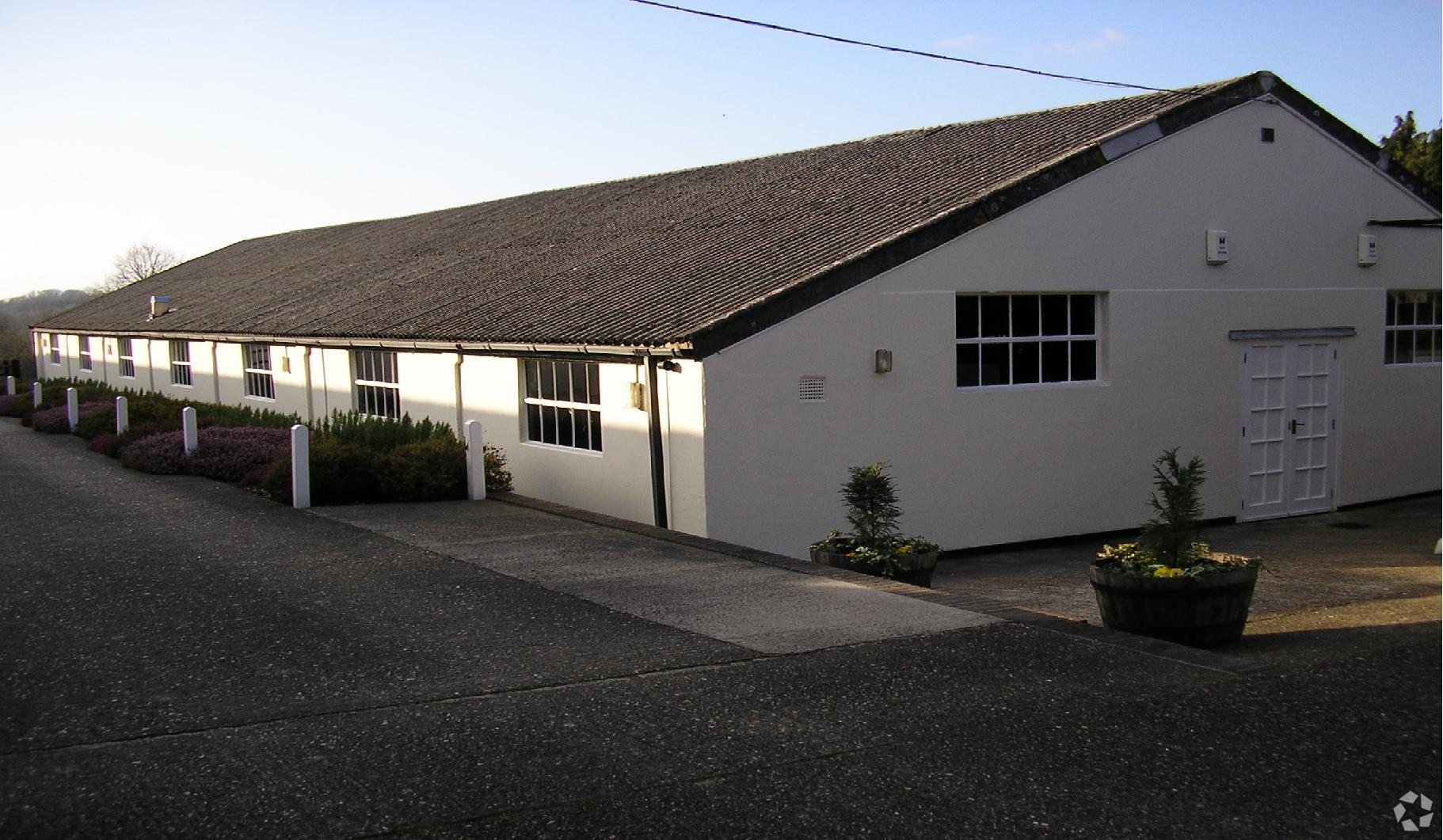 Sandhawes Hl, East Grinstead to rent Building Photo- Image 1 of 3