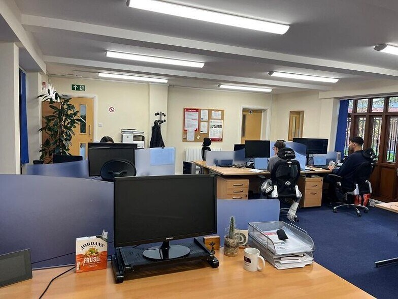 47A Denmark St, Wokingham to rent - Building Photo - Image 3 of 10