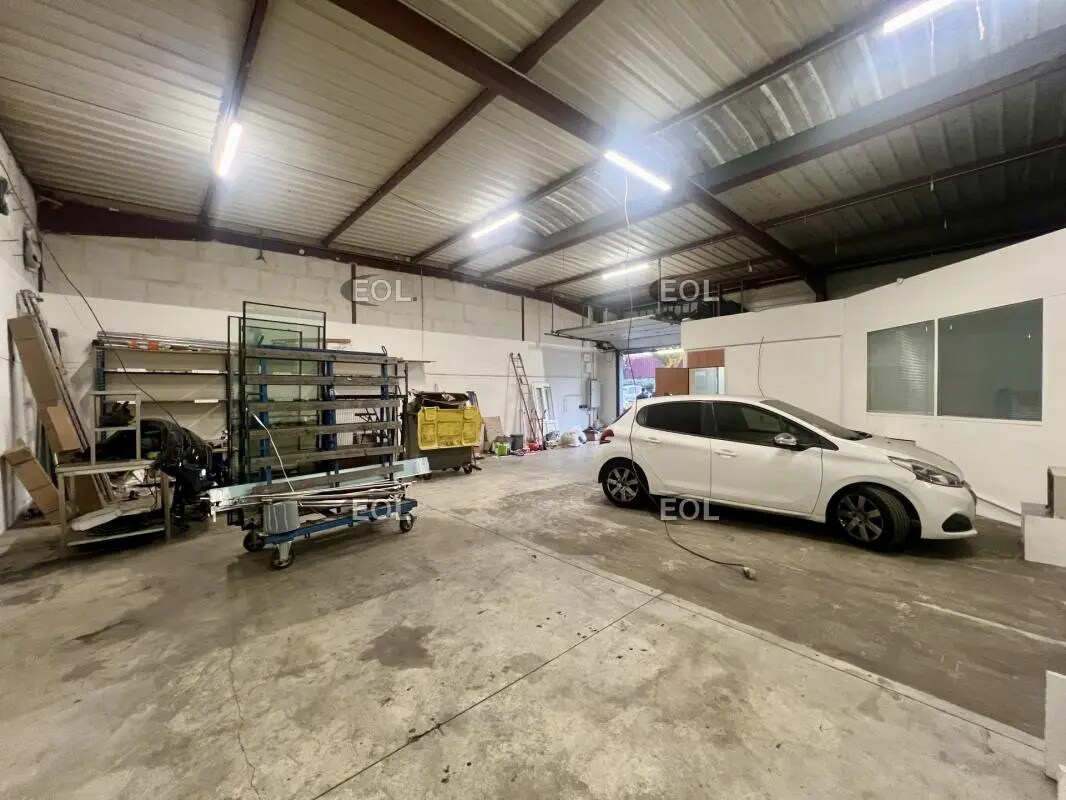 Light Industrial in Le Blanc-Mesnil to rent Interior Photo- Image 1 of 5