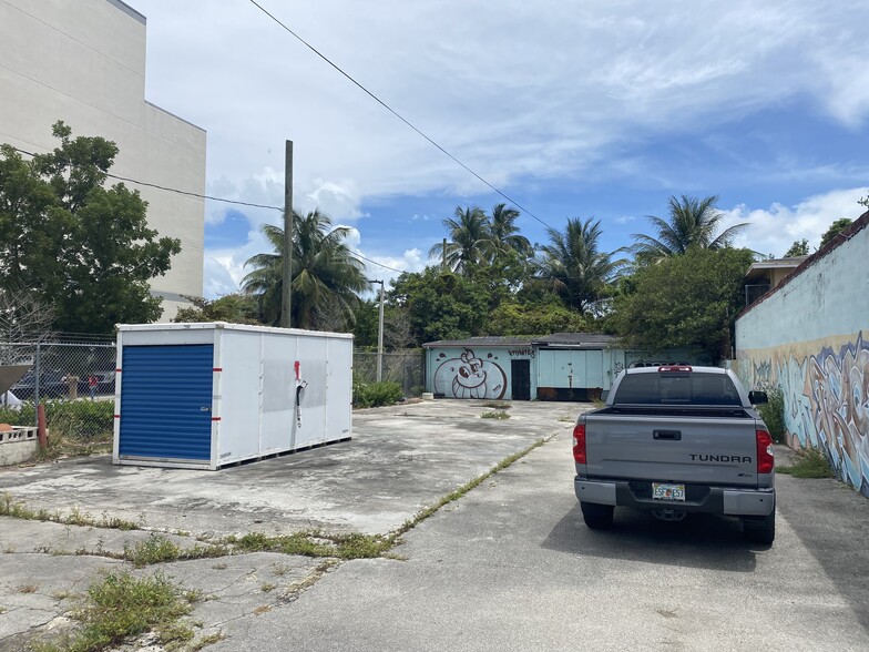 346 NW 36th St, Miami, FL for sale - Building Photo - Image 2 of 5