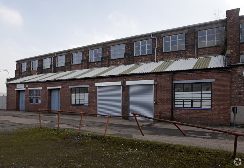 Sunbeam St, Wolverhampton to rent - Primary Photo - Image 1 of 2
