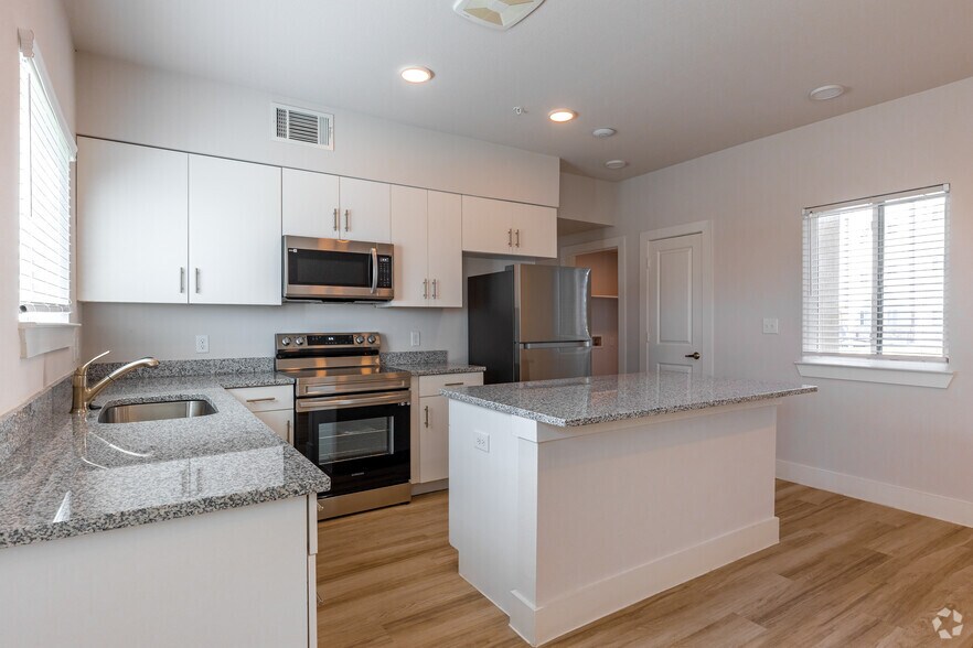 1101 Biloxi Dr, Ennis 75119 The Ensign Apartments UK