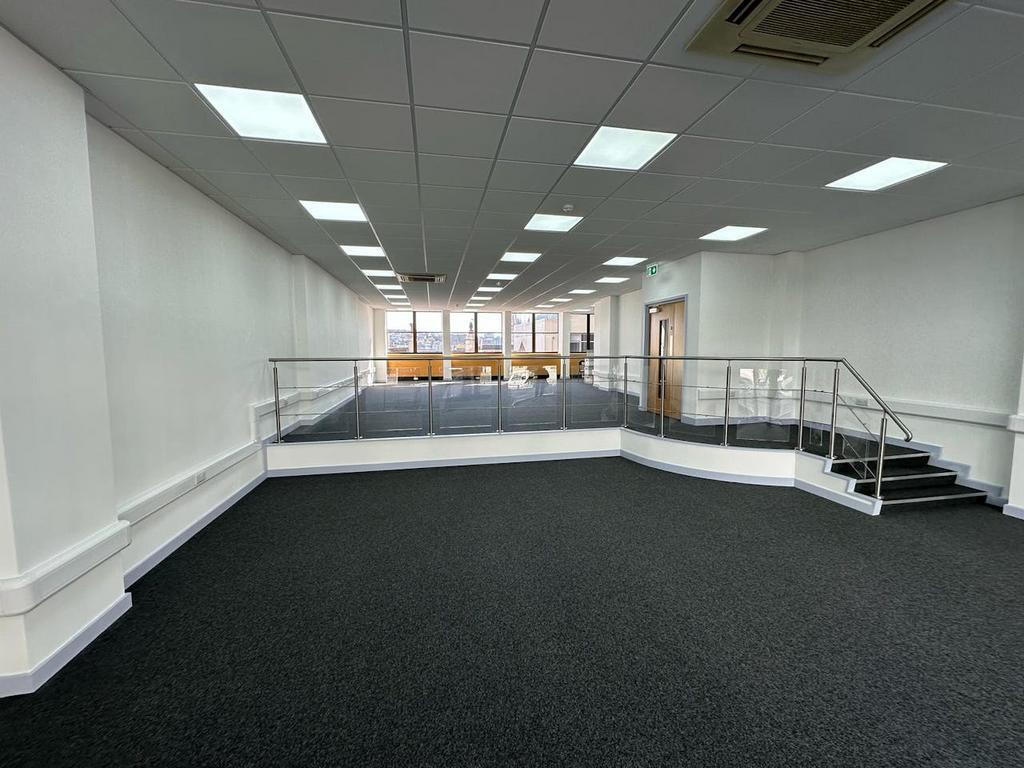 100-101 Queens Rd, Brighton to rent Interior Photo- Image 1 of 33