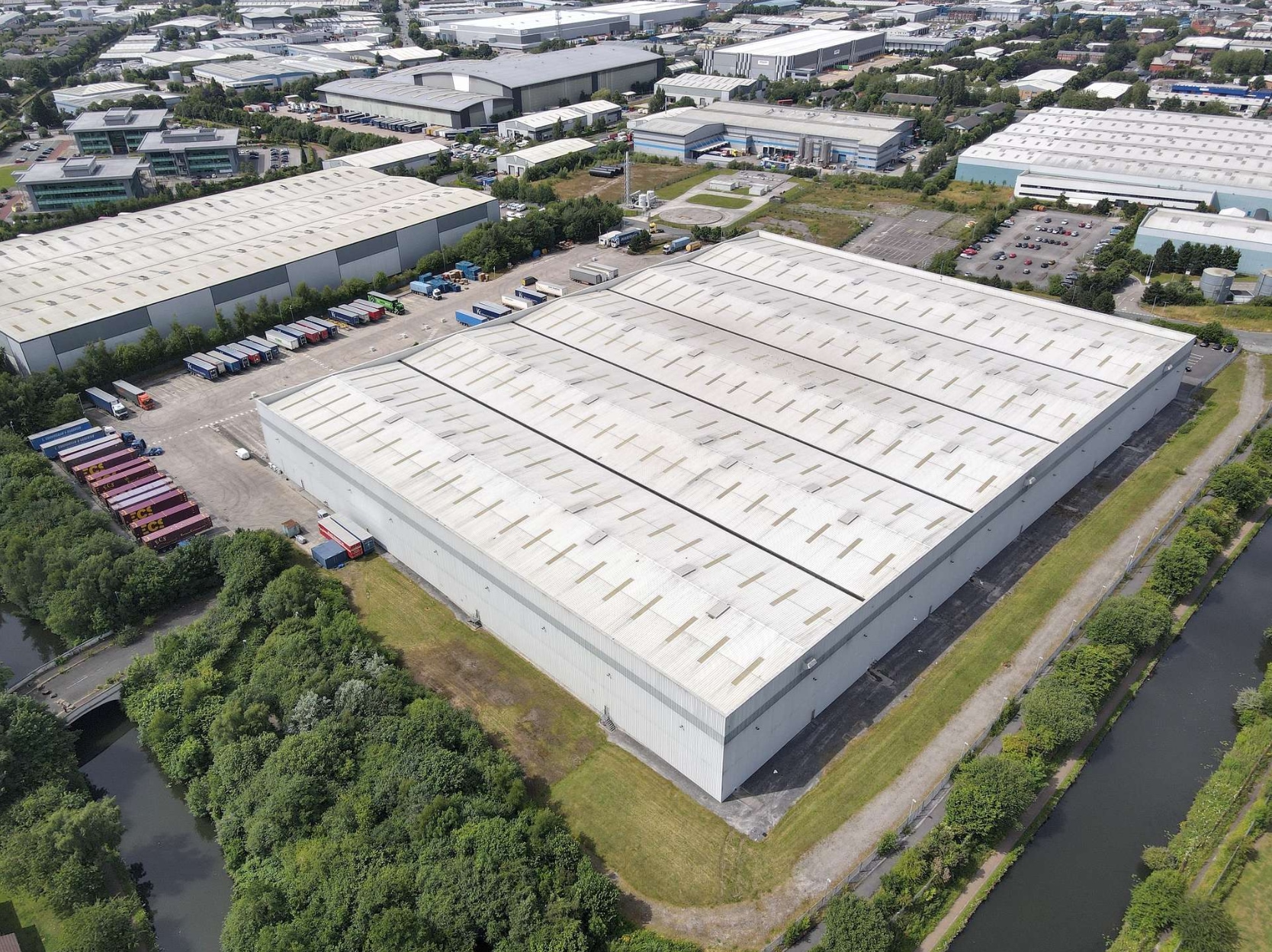 Fraser Pl, Manchester to rent Building Photo- Image 1 of 3