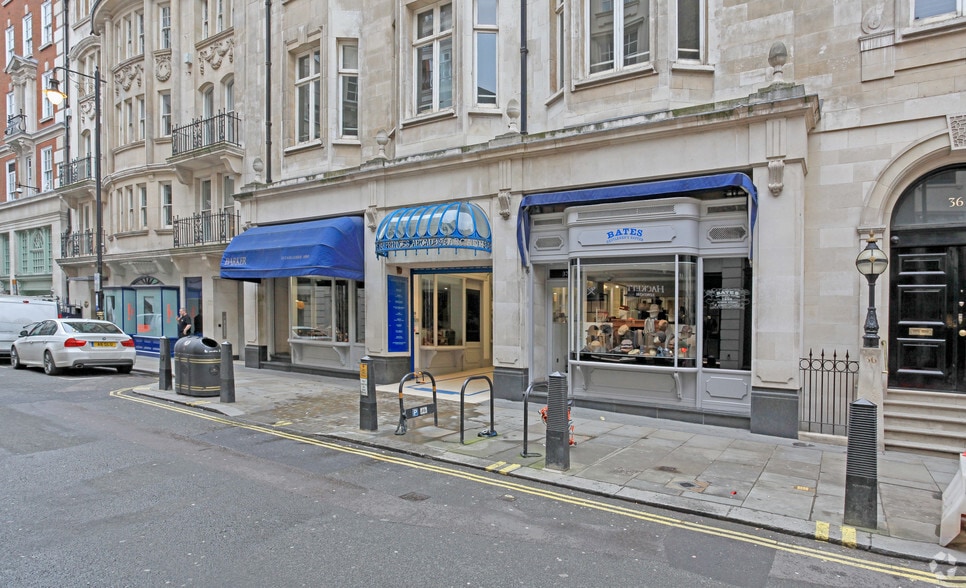 16 Princes Arcade, London to rent - Building Photo - Image 3 of 205