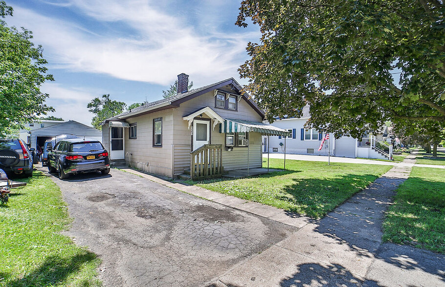 121 14th Ave, North Tonawanda, NY for sale - Primary Photo - Image 1 of 1