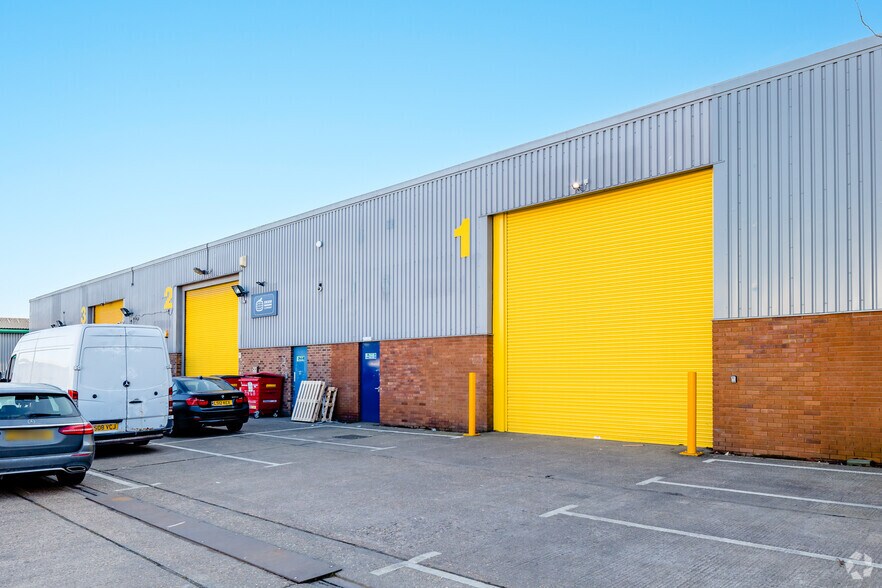 Pump Ln, Hayes to rent - Building Photo - Image 3 of 3