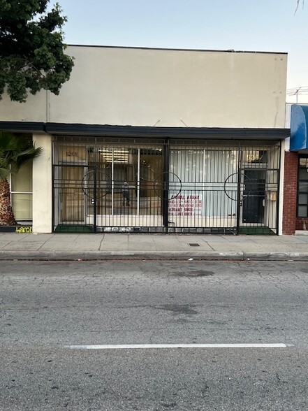 5265 E Beverly Blvd, East Los Angeles, CA for rent - Building Photo - Image 1 of 4