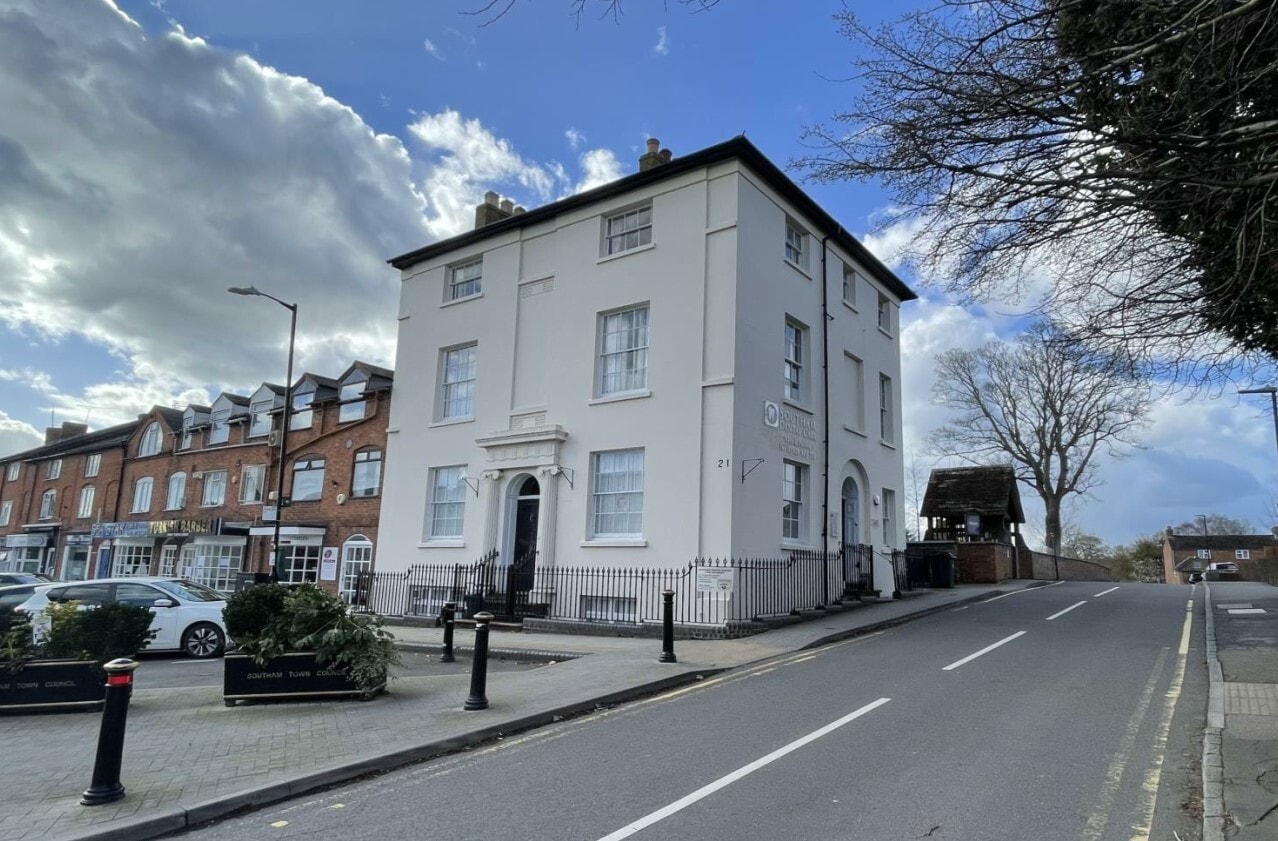 21 Market Hl, Southam to rent Primary Photo- Image 1 of 9