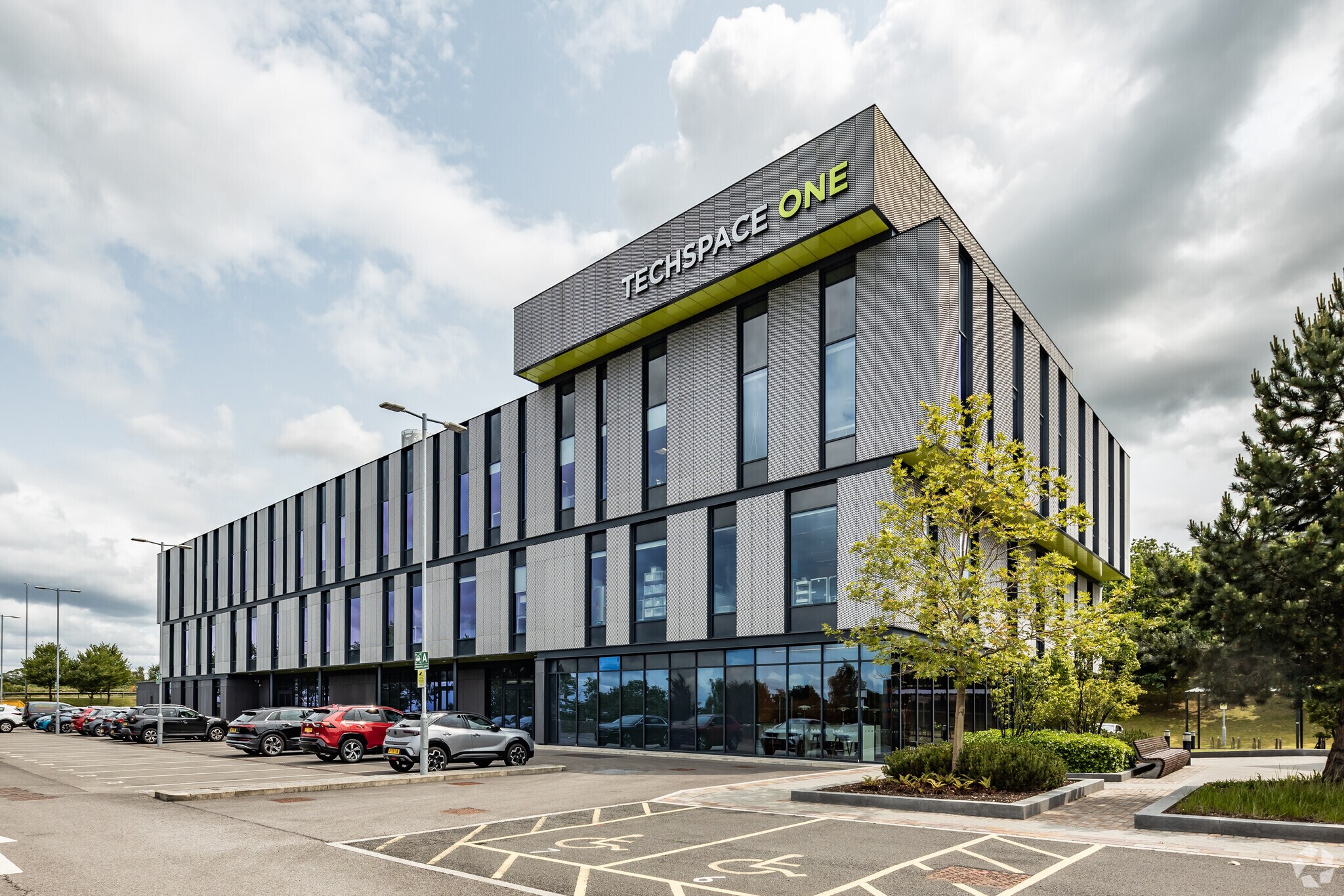 Keckwick Ln, Warrington to rent Building Photo- Image 1 of 20