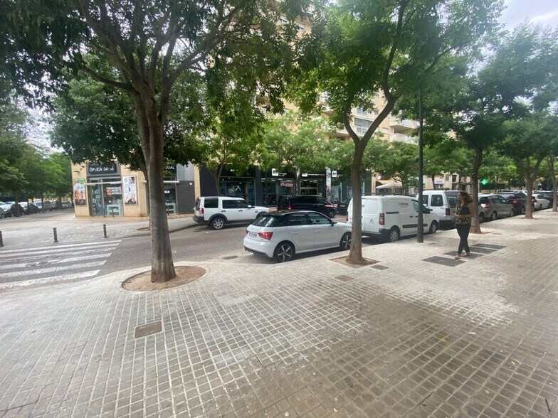 Retail in València, Valencia for sale - Building Photo - Image 3 of 17