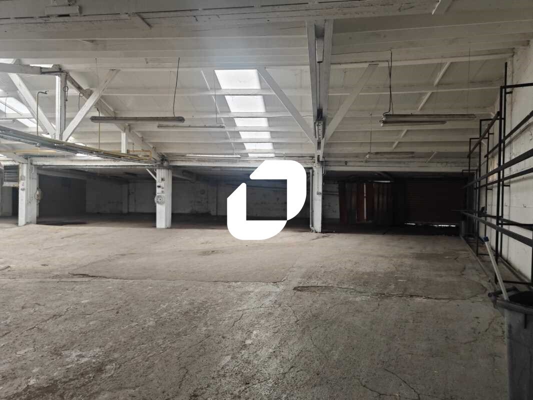 Light Industrial in Puteaux for sale Interior Photo- Image 1 of 3