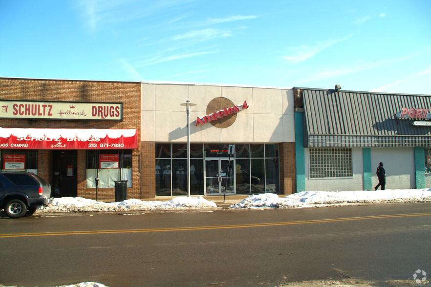 9430-9446 Joseph Campau St, Hamtramck, MI for rent - Building Photo - Image 3 of 4