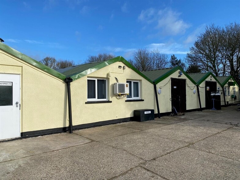 Kents Ln, Epping to rent - Primary Photo - Image 1 of 2