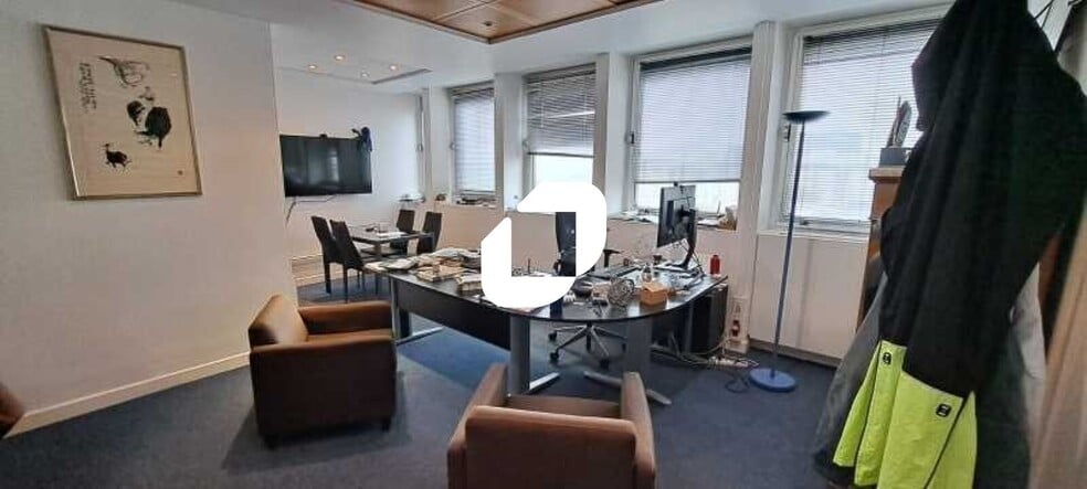 Office in Paris for sale - Interior Photo - Image 3 of 4