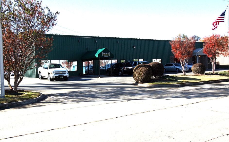 4320-4340 E 43rd St, North Little Rock, AR to rent - Building Photo - Image 2 of 5